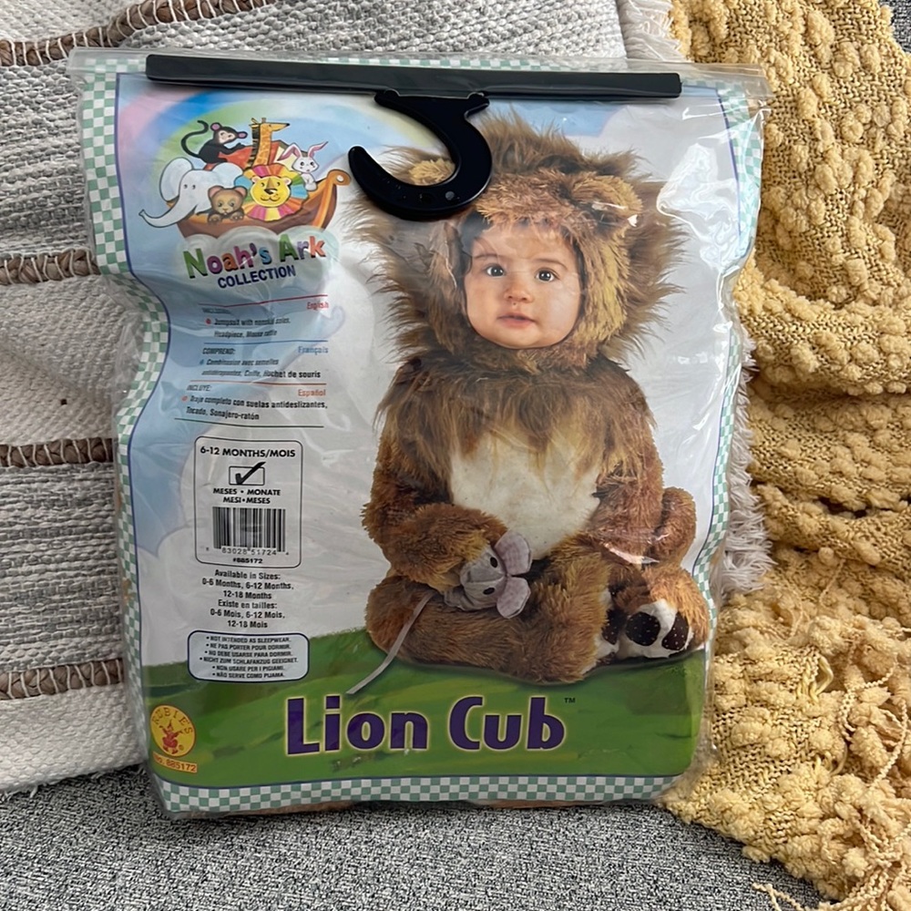Lion cub costume